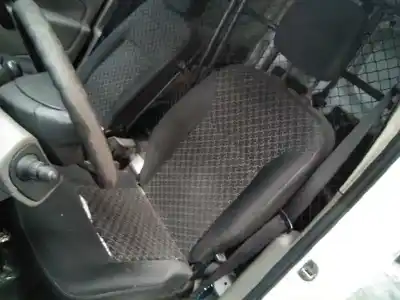 Здавання транспортного засобу renault kangoo dynamique acción especial року 2009 потужний k9k806