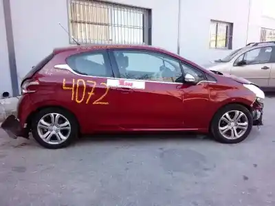 Véhicule à la ferraille PEUGEOT 208 Active de l'année 2012 alimenté 9HP