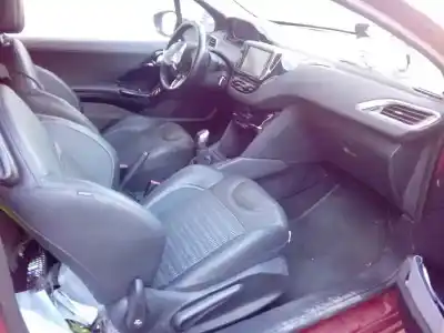 Véhicule à la ferraille peugeot 208 active de l'année 2012 alimenté 9hp