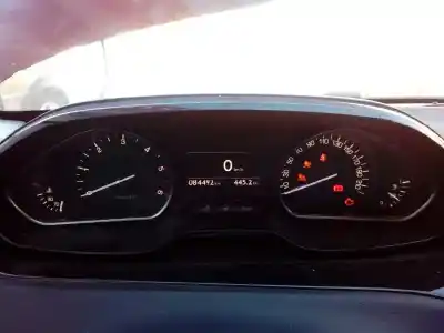 Véhicule à la ferraille peugeot 208 active de l'année 2012 alimenté 9hp