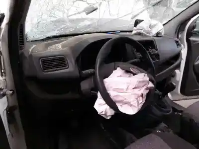 Здавання транспортного засобу fiat doblo active року 2014 потужний 263a2000