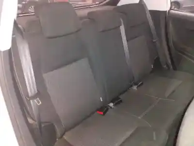 Véhicule à la ferraille peugeot 208 active de l'année 2012 alimenté 9hp