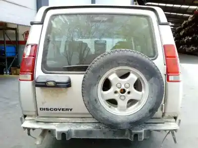 Vehicul casat land rover discovery (lt) td5 al anului 1999 alimentat 10p