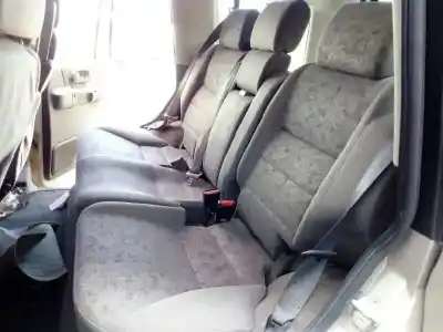 Vehicul casat land rover discovery (lt) td5 al anului 1999 alimentat 10p