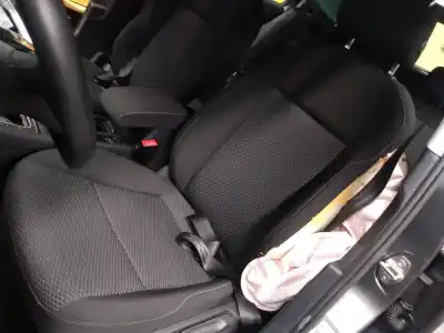 Vehicul casat volkswagen golf vii lim. (bq1) last edition bmt/start-stopp al anului 2016 alimentat dpba