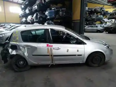 Veículo de Sucata renault clio iii authentique do ano 2010 alimentado k9k768