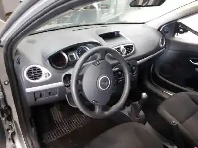 Veículo de Sucata renault clio iii authentique do ano 2010 alimentado k9k768