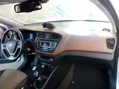 Veículo de Sucata hyundai i20 trend do ano 2015 alimentado d4fc