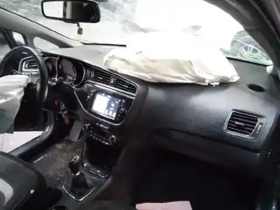 Здавання транспортного засобу kia cee´d drive року 2017 потужний d4fb