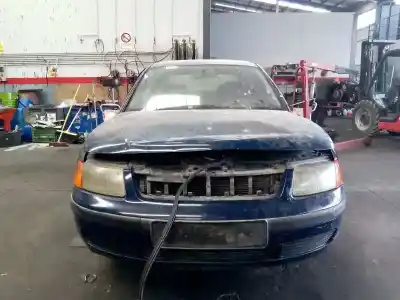 Veículo de Sucata volkswagen passat berlina (3b2) básico do ano 1997 alimentado ahu