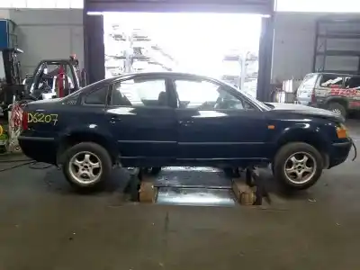 Veículo de Sucata volkswagen passat berlina (3b2) básico do ano 1997 alimentado ahu