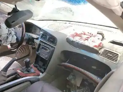 Veículo de Sucata volvo xc70 ii (136) d5 awd do ano 2005 alimentado d5244t4