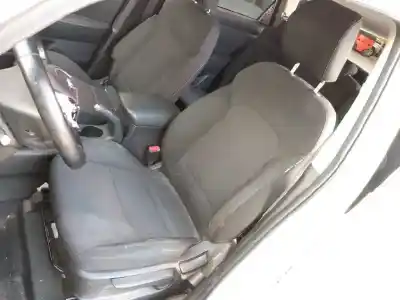 Veículo de Sucata kia carens ( ) drive do ano 2015 alimentado d4fd