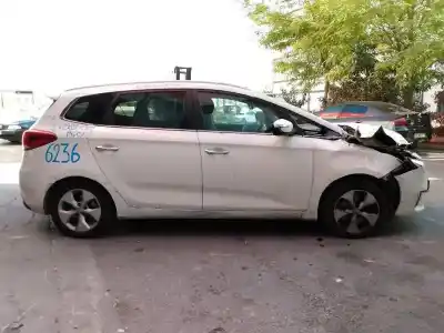 Veículo de Sucata kia carens ( ) drive do ano 2015 alimentado d4fd