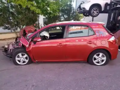 Sloopvoertuig TOYOTA AURIS (_E18_) 1.8 HYBRID (ZWE186_) van het jaar 2012 aangedreven 2ZRFXE