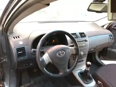 Sloopvoertuig toyota corolla (e15) luna van het jaar 2008 aangedreven 1adftv