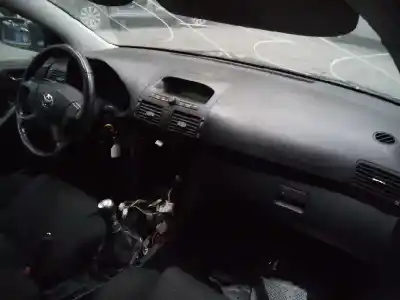 Veículo de Sucata toyota avensis (_t25_) 2.2 d-4d (adt251_) do ano 2005 alimentado 2adftv