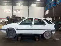 Véhicule à la ferraille citroen                                            zx                                                                                                                                                                                                                                                         1.9 d armonia                                                                                                                                                                                                                                              de l'année 1993 alimenté d-d9b