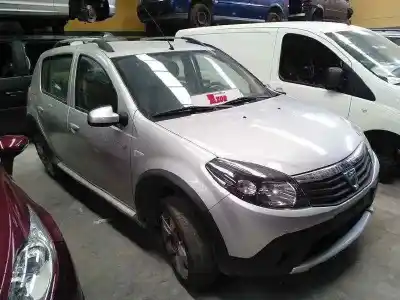 Veicolo di demolizione DACIA SANDERO 1.6 MPI 85 (BS03) dell'anno 2012 alimentato K7MA8