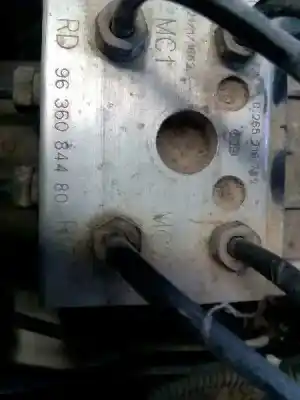 Sloopvoertuig peugeot 306 break boulebard van het jaar 1979 aangedreven rhy