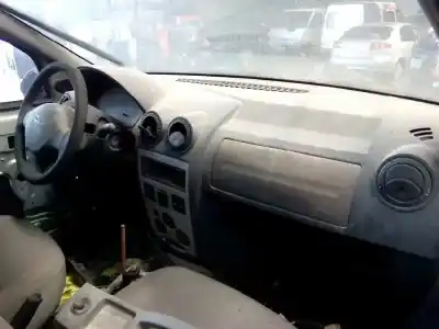 Здавання транспортного засобу dacia                                              logan mcv                                                                                                                                                                                                                                                  laureate року 2006 потужний k4m690