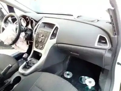 Здавання транспортного засобу opel astra j lim. enjoy року 2011 потужний a17dtr