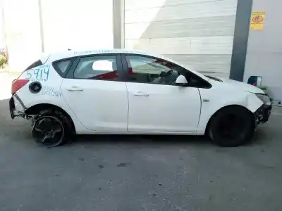Здавання транспортного засобу opel astra j lim. enjoy року 2011 потужний a17dtr