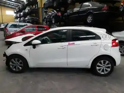 Sloopvoertuig kia rio basic van het jaar 2013 aangedreven g4la