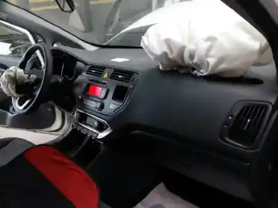 Sloopvoertuig kia rio basic van het jaar 2013 aangedreven g4la