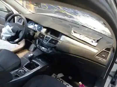 Veicolo di demolizione renault laguna iii authentique dell'anno 2009 alimentato m9r742