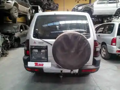 Veículo de Sucata mitsubishi montero (v60/v70) 3.2 di-d gls do ano 2000 alimentado 4m41