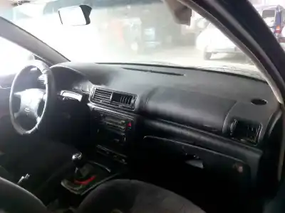 Veicolo di demolizione volkswagen passat berlina (3b2) comfortline dell'anno 1999 alimentato afn