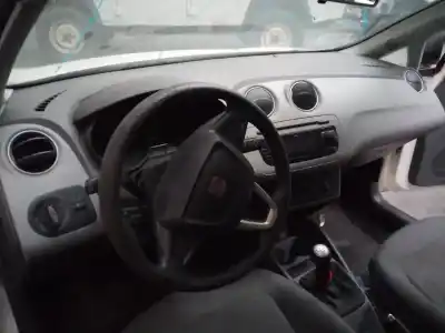 Здавання транспортного засобу seat ibiza sc (6j1) reference року 2010 потужний bms