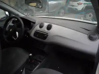 Sloopvoertuig seat ibiza sc (6j1) reference van het jaar 2010 aangedreven bms