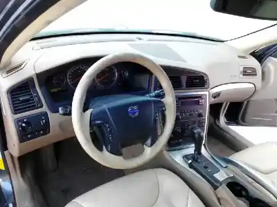 Veículo de Sucata volvo xc70 ii (136) d5 awd do ano 2007 alimentado d5244t