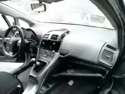 Veículo de Sucata toyota auris live do ano 2012 alimentado 1ndtv