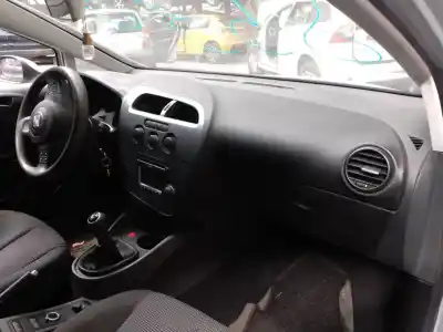 Veículo de Sucata seat leon (1p1) reference do ano 2005 alimentado bls