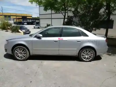 Vehicul casat AUDI A4 BERLINA (8E) 1.9 TDI al anului 2004 alimentat BRB