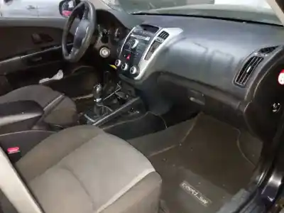 Veicolo di demolizione kia cee´d active dell'anno 2012 alimentato d4fb