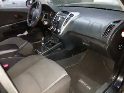 Scrapping Vehicle kia cee´d active of the year 2012 powered d4fb