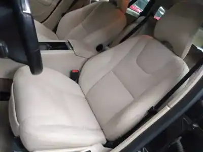 Veículo de Sucata volvo v60 kombi ocean race do ano 2011 alimentado d5204t2