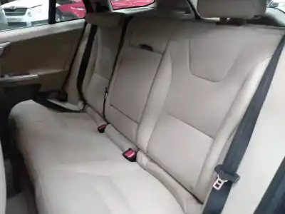 Veículo de Sucata volvo v60 kombi ocean race do ano 2011 alimentado d5204t2