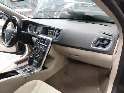 Veículo de Sucata volvo v60 kombi ocean race do ano 2011 alimentado d5204t2