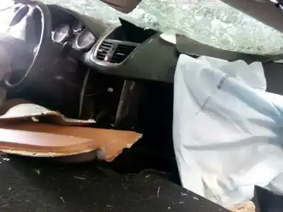 Véhicule à la ferraille peugeot 207 xs pack de l'année 2009 alimenté 5fsep6c