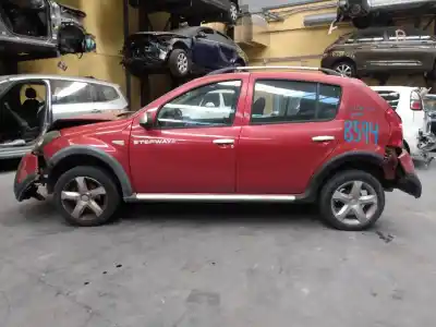 Veículo de Sucata DACIA SANDERO Laureate do ano 2011 alimentado K7M800