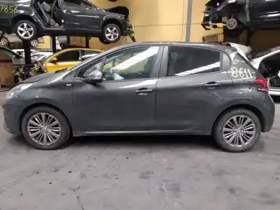 Véhicule à la ferraille PEUGEOT 208 Active de l'année 2016 alimenté BHY