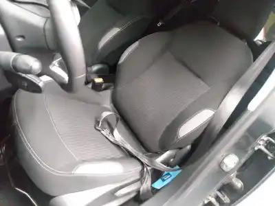 Véhicule à la ferraille peugeot 208 active de l'année 2016 alimenté bhy