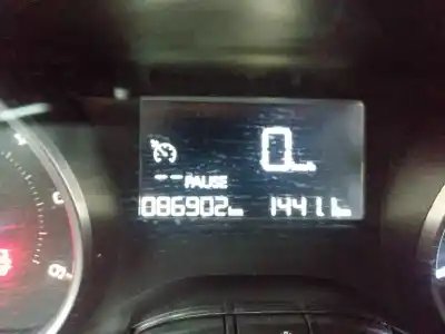 Véhicule à la ferraille peugeot 208 active de l'année 2016 alimenté bhy