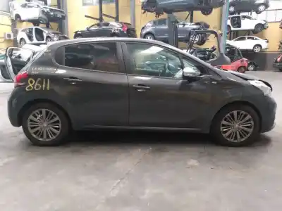 Véhicule à la ferraille peugeot 208 active de l'année 2016 alimenté bhy