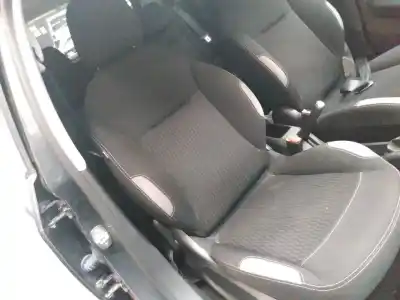 Véhicule à la ferraille peugeot 208 active de l'année 2016 alimenté bhy